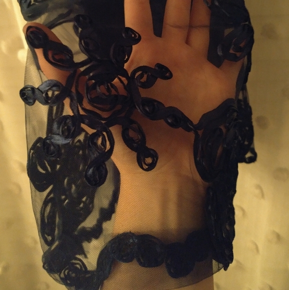 Gorgeous Navy Cocktail/Prom Dress - Picture 4 of 5